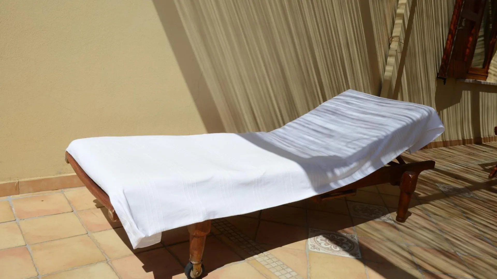 אלגהרו Topfloor Apt With Furnished Terrace Near The Sea דירה